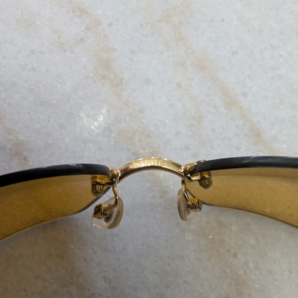 Chanel Vintage 4017-D SUNGLASSES - Picture 4 of 11